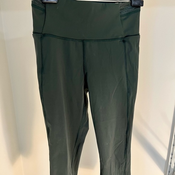 Lululemon- Dark green lulu crop legging- size 8 - Picture 2 of 2